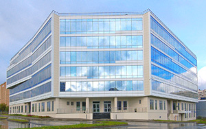 Остекление офисного центра светопрозрачными алюминиевыми конструкциями